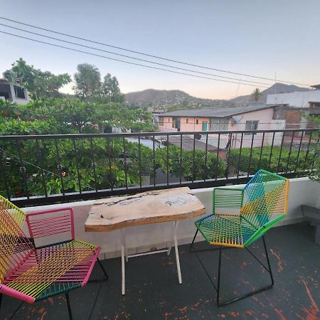 Lovely Studio Apartment With Balcony Ac & Wi-Fi, Minutes From Downtown! Zihuatanejo Eksteriør billede