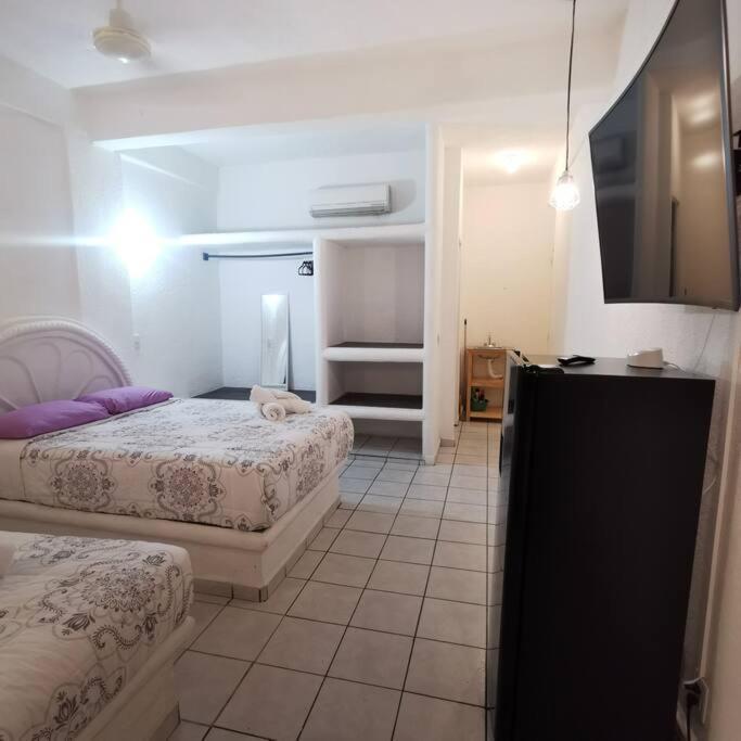 Lovely Studio Apartment With Balcony Ac & Wi-Fi, Minutes From Downtown! Zihuatanejo Eksteriør billede