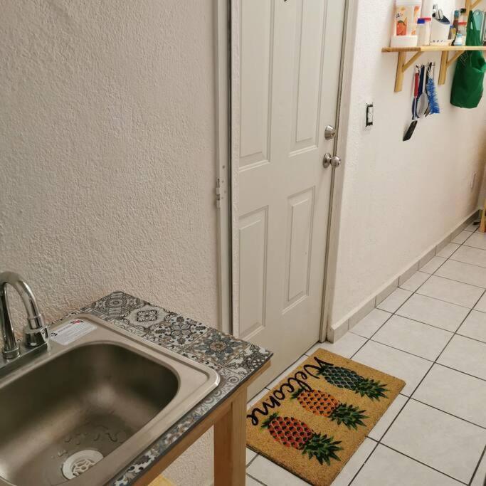 Lovely Studio Apartment With Balcony Ac & Wi-Fi, Minutes From Downtown! Zihuatanejo Eksteriør billede